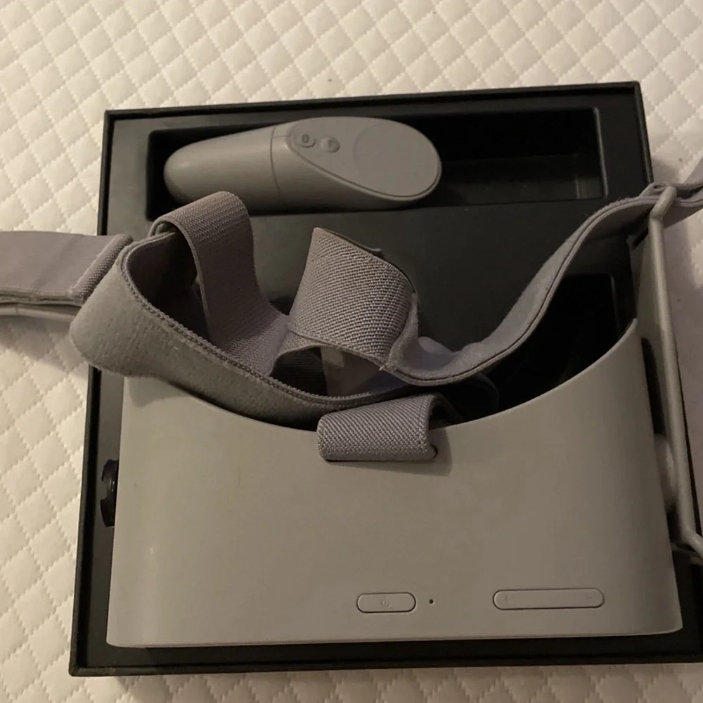 Oculus GO VR headset.